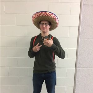 Meet your Posher, Clay